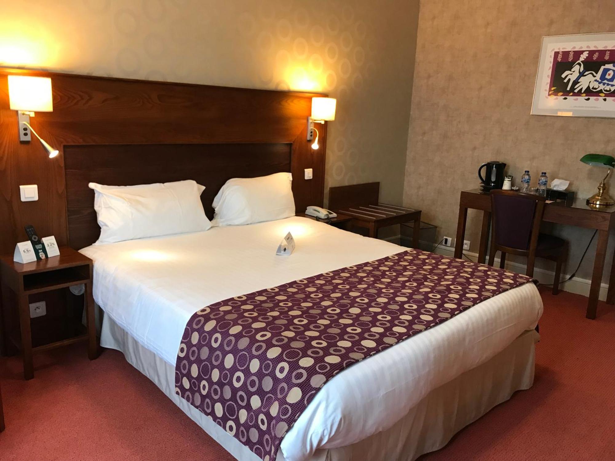 Logis Hotel & Restaurant La Paix Le Nouvion-en-Thierache Екстериор снимка