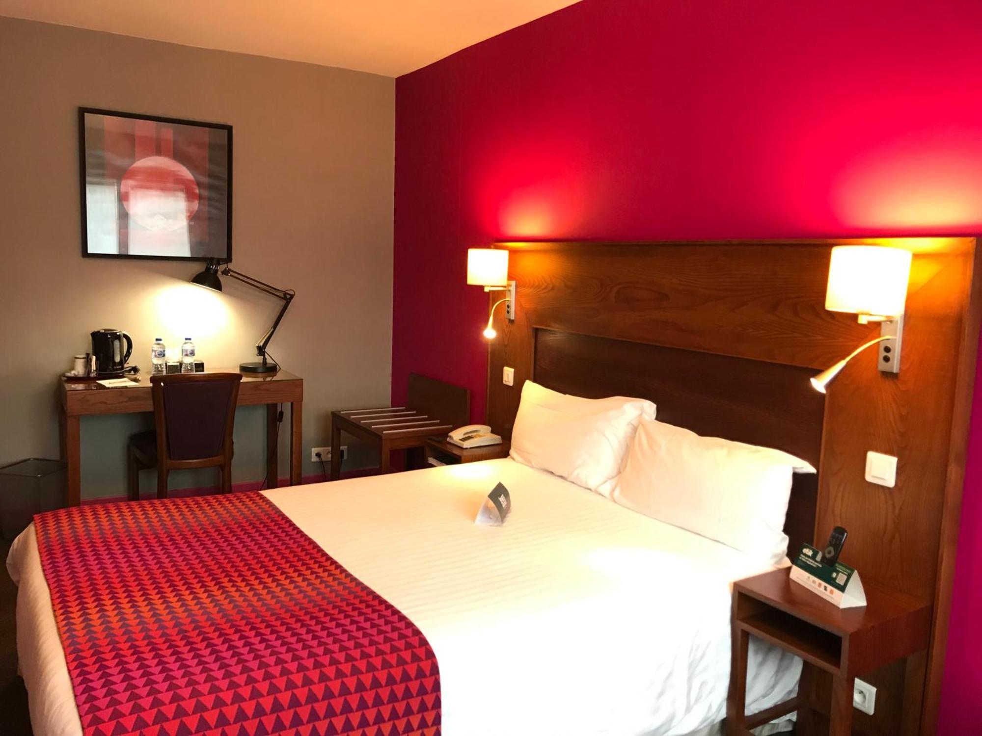 Logis Hotel & Restaurant La Paix Le Nouvion-en-Thierache Екстериор снимка