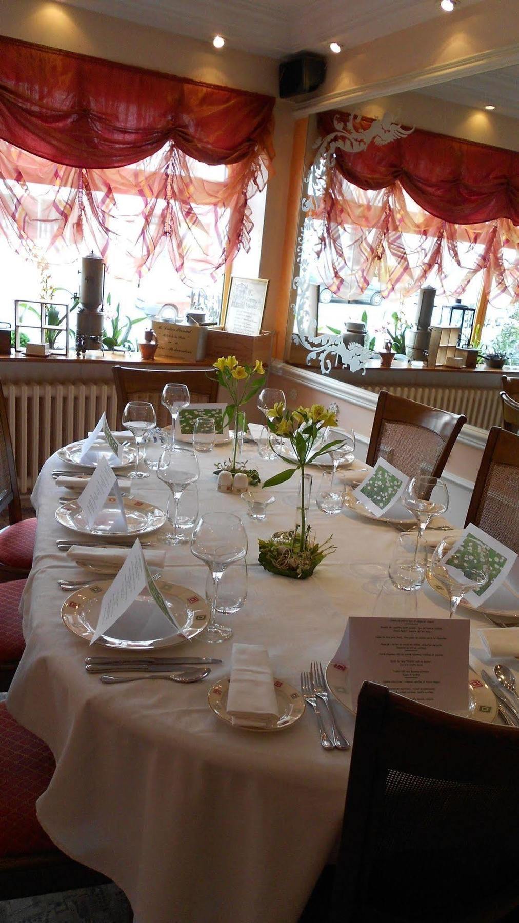 Logis Hotel & Restaurant La Paix Le Nouvion-en-Thierache Екстериор снимка