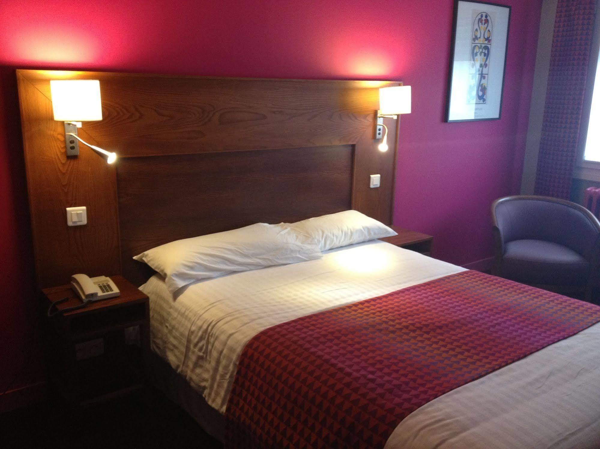Logis Hotel & Restaurant La Paix Le Nouvion-en-Thierache Екстериор снимка