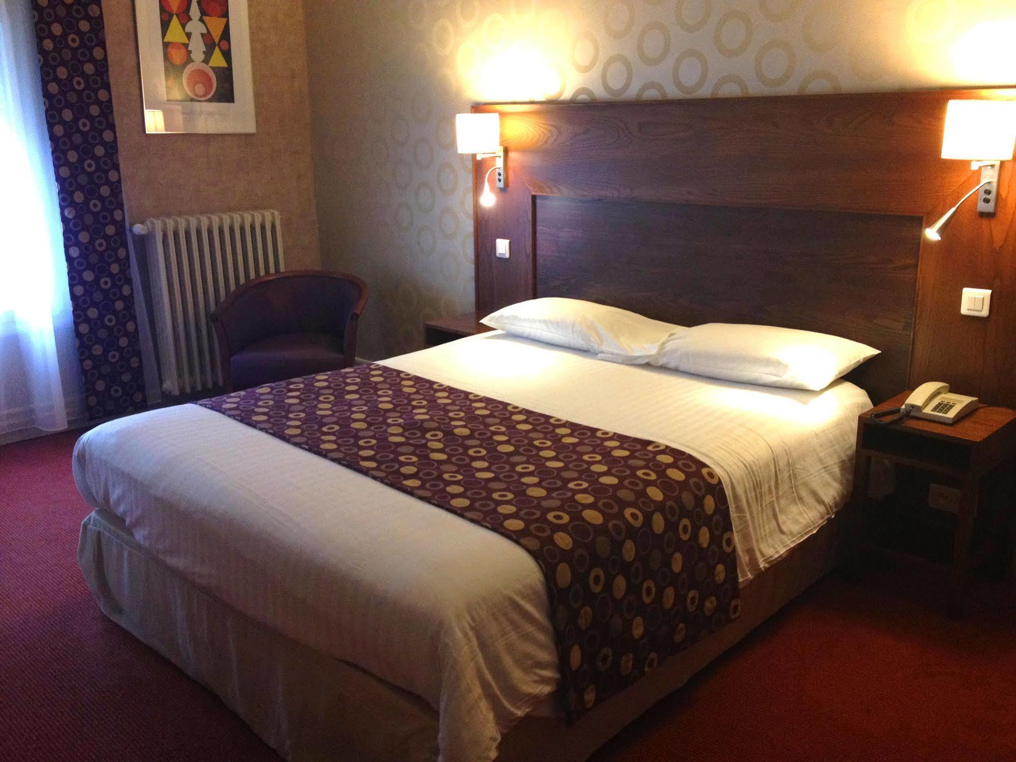 Logis Hotel & Restaurant La Paix Le Nouvion-en-Thierache Екстериор снимка